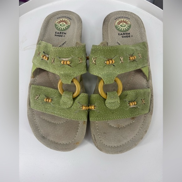 Earth Shoes - Earth Shoe Green Beaded Flat Bradley Leather Sandal 9.5